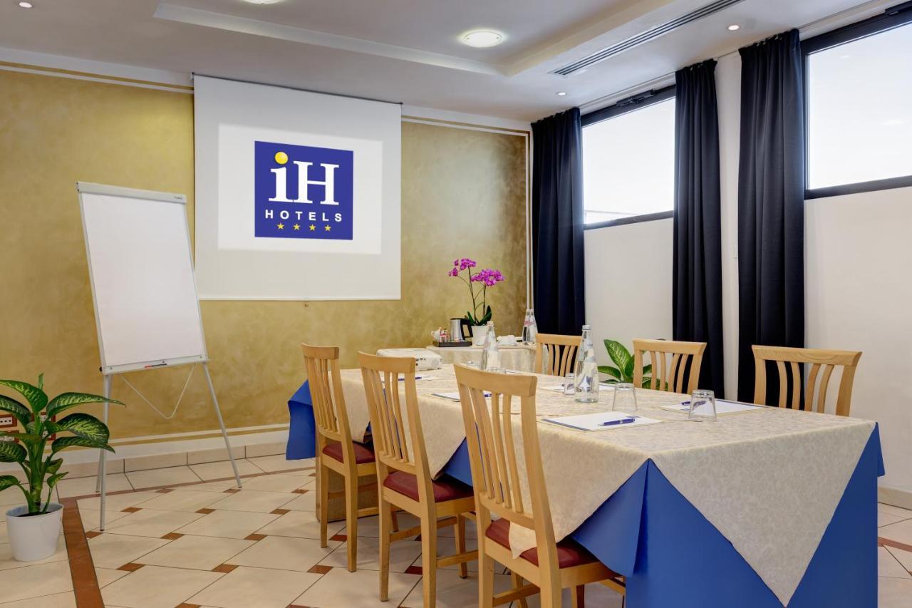 Ih Hotels Firenze Business Scandicci Bagian luar foto