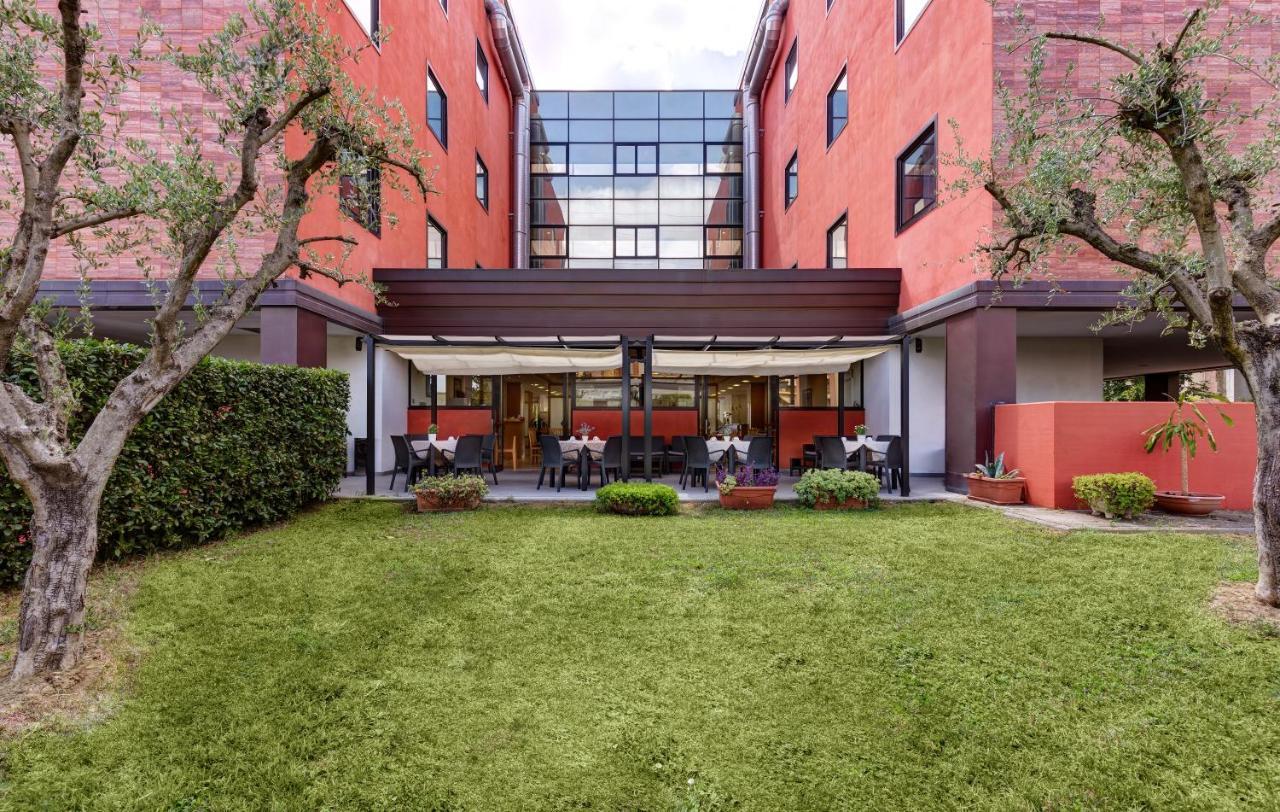 Ih Hotels Firenze Business Scandicci Bagian luar foto